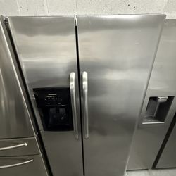 Frigidaire  Side by side “36 ( Refrigeradores ) ( Fridge)