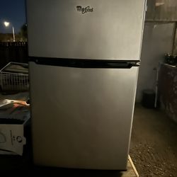 None Working Mini Refrigerator And Washer
