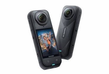 Insta 360 X5 starter bundle