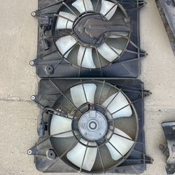 OEM Honda CR-V Radiator & A/C Condenser Cooling Fans (2010-2011) - Denso
