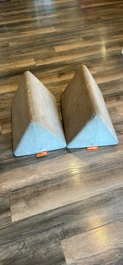 Nugget couch triangle pillows