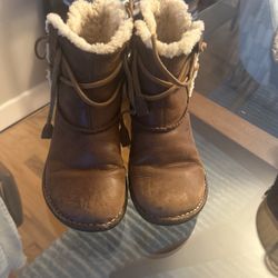UGG leather Shoes Size 6