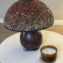 Quoizel Agate Lamp