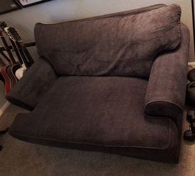 GRAY LOVE SEAT