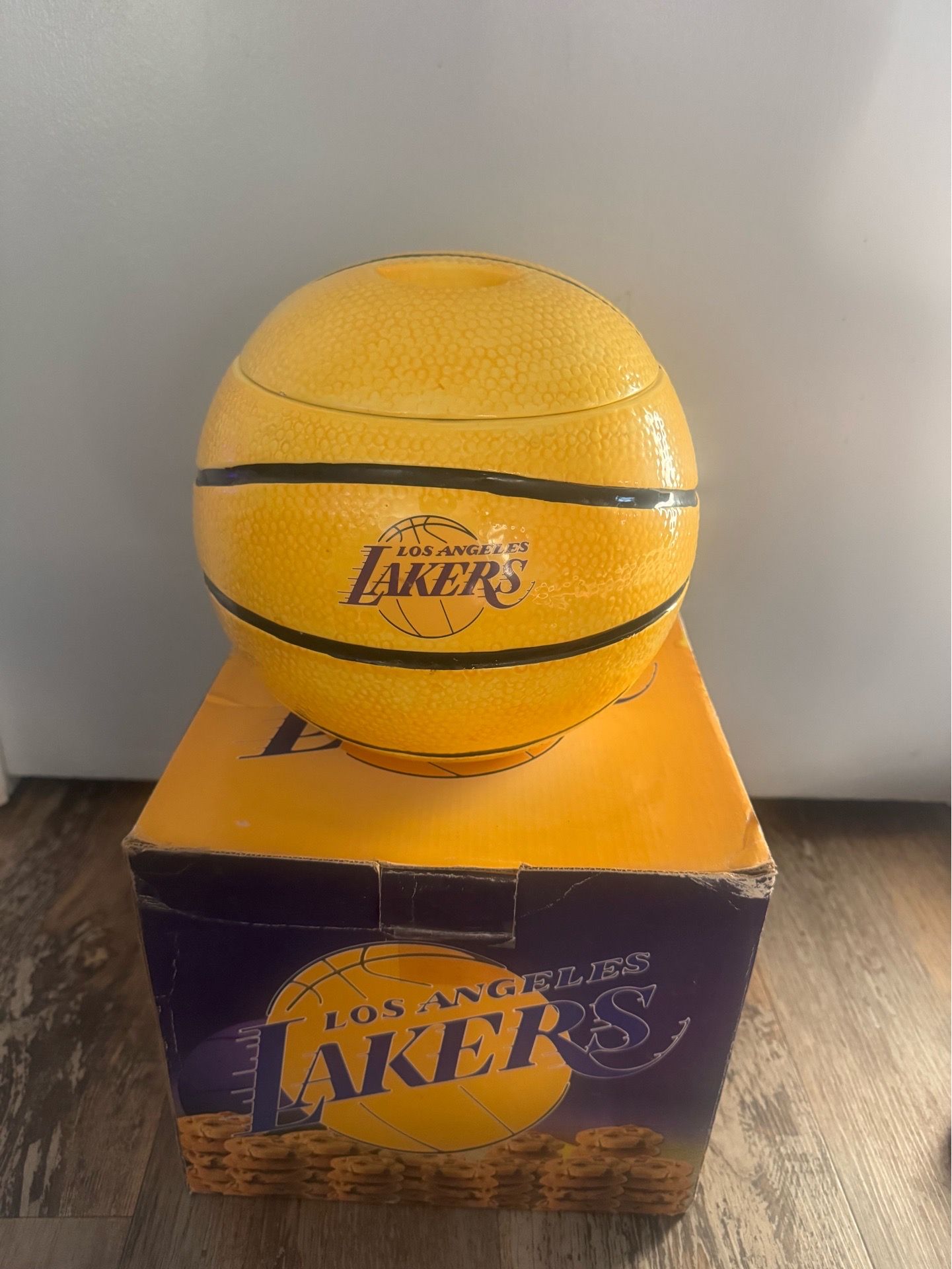 NWB New With Box Large Los Angeles Lakers Cookie Jar 8.75” Tall Season Rare Find 2007/2008 season