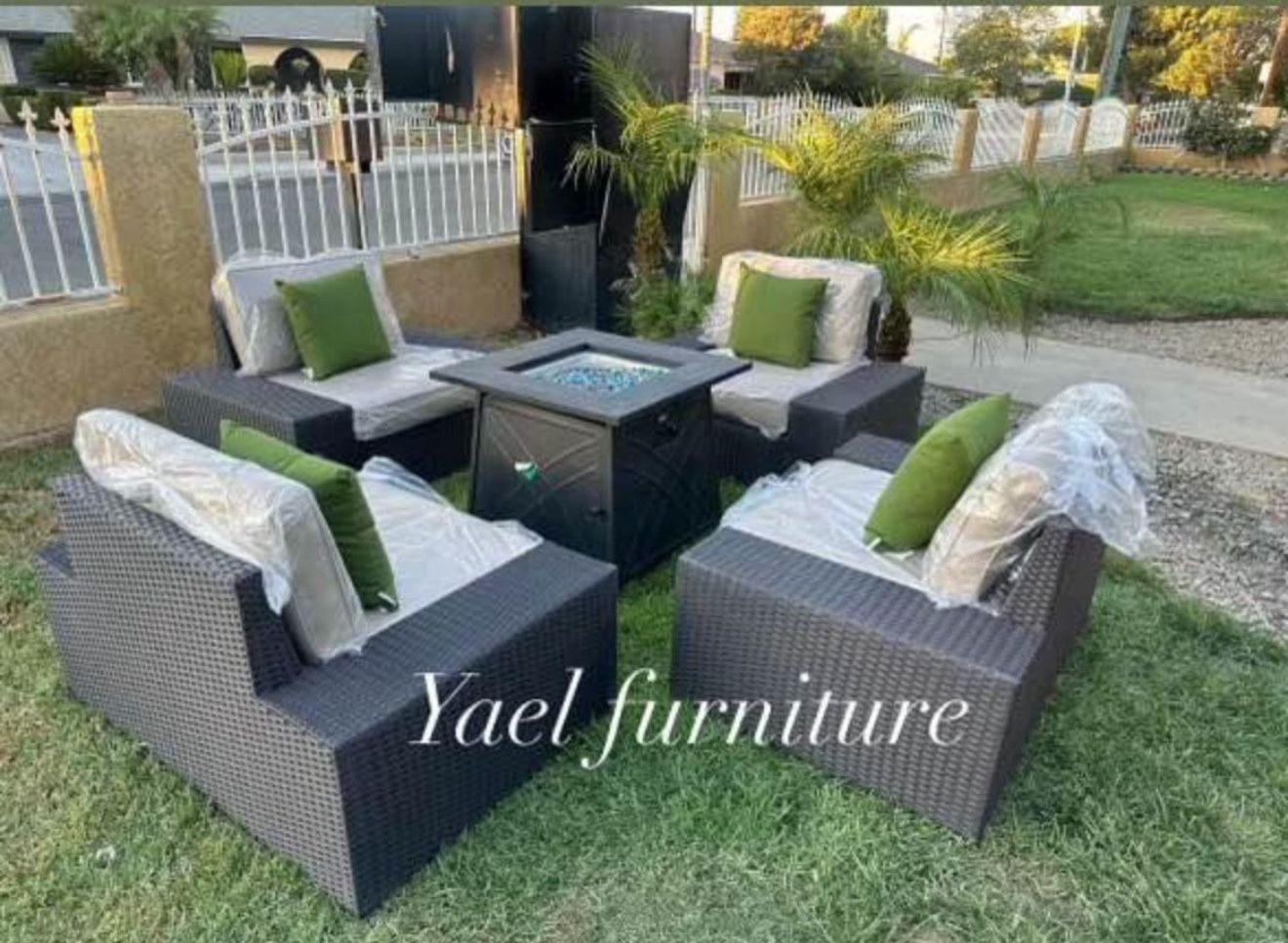 Brand New Patio Outdoor Furniture Set With Fire Pit 
