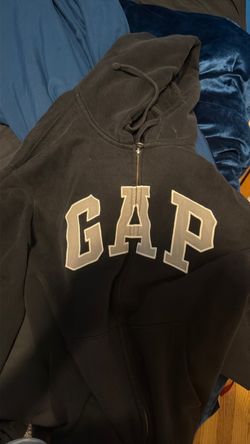 GAP zip up hoodie
