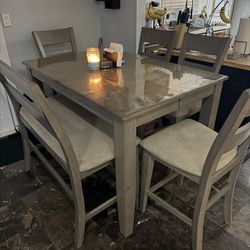 Dining room Set Barely Used