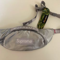 Supreme Waist bag FW22