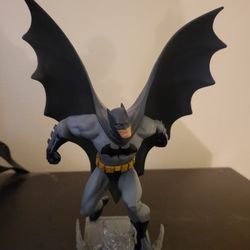 Batman Statue 