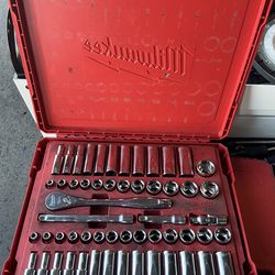 Milwaukee 3/8 Mechanic Tool Set