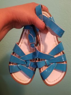 Saltwater Sandles..Size 3 youth..Good condition