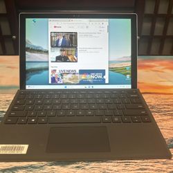 Microsoft Surface Pro 4 Laptop + Keyboard