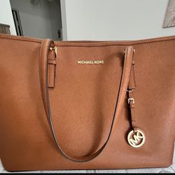 Michael Kors tote 