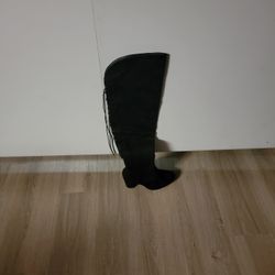 New Womens Boots. Size 8
