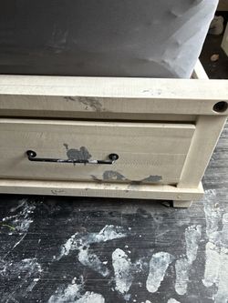 Queen size bed