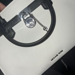 Micheal kors bag for women