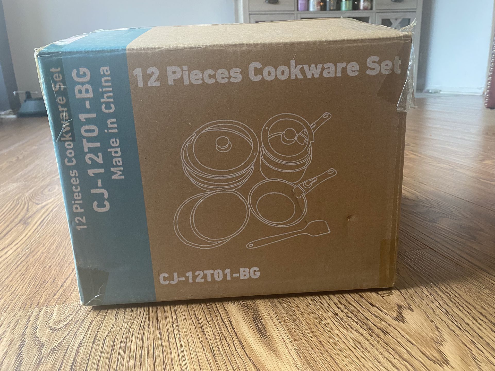 12 Piece Cookware Set