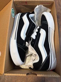 Vans Knu Skool Black White Sneakers Brand New! Size 2.5 y