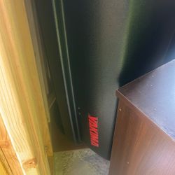 Yakima  Skybox 16 Hard Shell