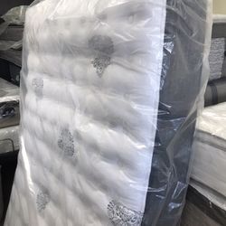 14” Queen Luxury Firm Hybrid Mattress 