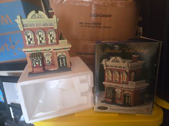 Heartland Valley Village Tavern Deluxe Porcelain Lighted House, a 1998 limited edition collectible piece