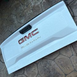 GMC TAILGATE 2025 