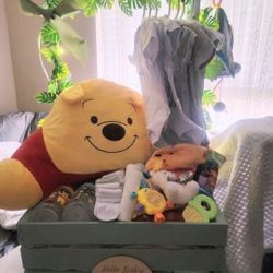 WINNIE THE POOH DIAPER CLOTHESLINE EVERYTHING YOU SEE INCLUDED SEE LIST