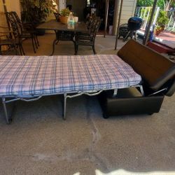 FreeOttoman Table And Bed/ Mesa Y Cama