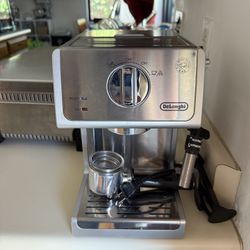 De’Longhi Espresso Machine