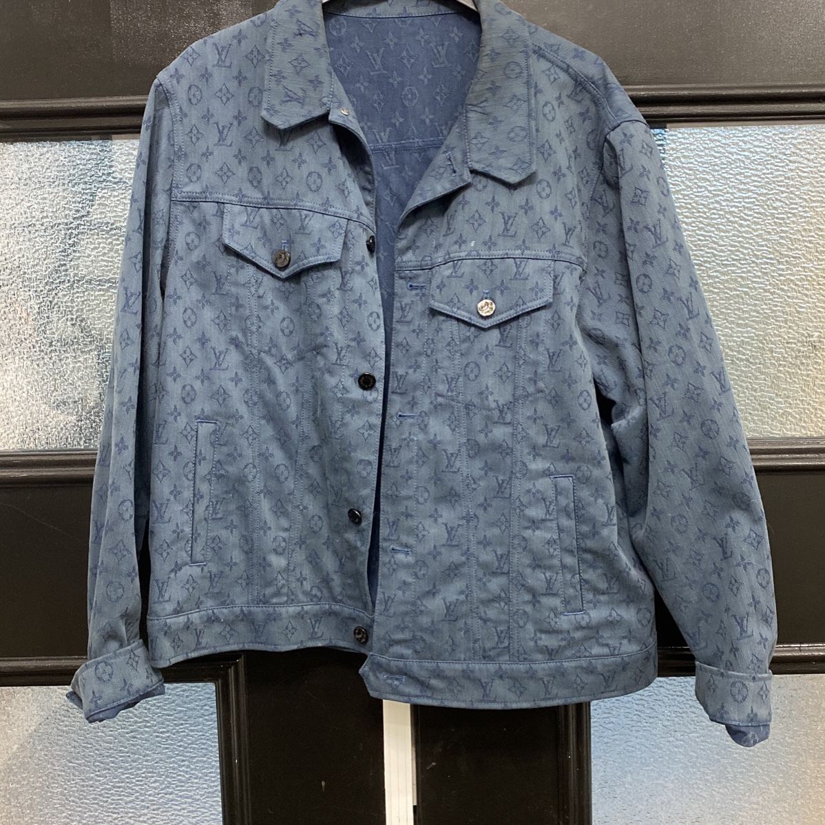 Lv Jacket Replica Size Xl for Sale in New York, NY - OfferUp