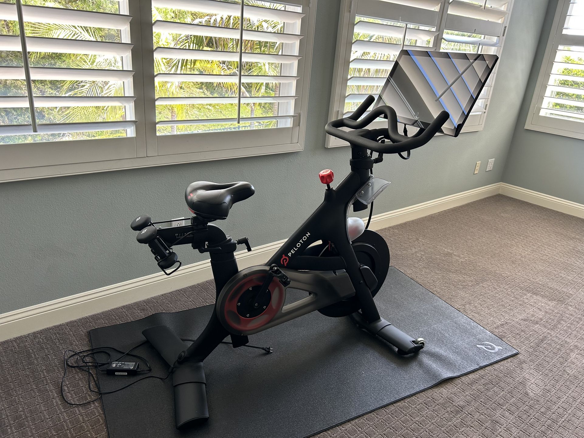 Used 2x's in excellent condition originally $2500 please see specs below: Designed to bring the exhilaration of a spin class right into the comfort of