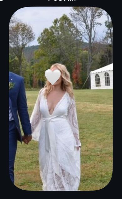 Boho Wedding/Bridal Dress with Bell Sleeves & Lace – Size 2/4, Perfect Condition!