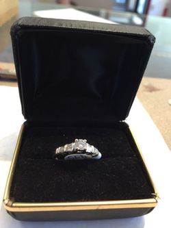 14 Kt gold & genuine diamond ring