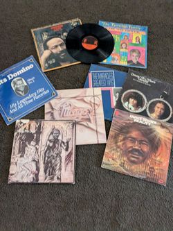 10 vinyl albums 20$