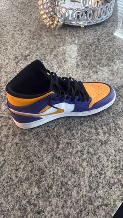 Air Jordan 1 Mid Lakers Size 9.5