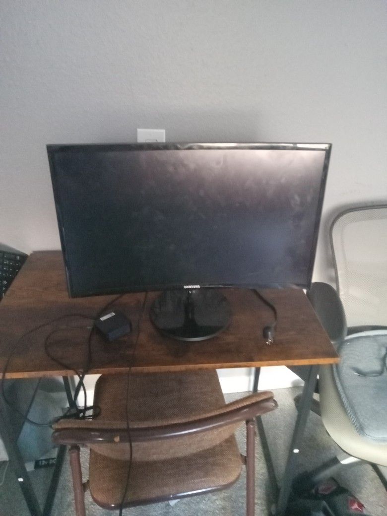 Samsung PC Monitor (24")