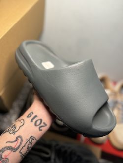 Yeezy Slide “slate Marine”