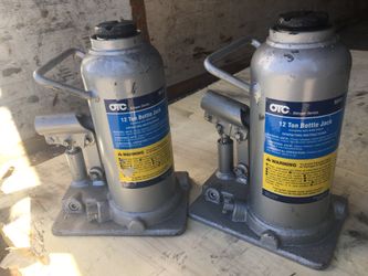 New pair of 12 ton bottle jacks