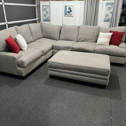 Beautiful Light Gray Living Spaces Sectional Sofa  Couch With Ottoman!