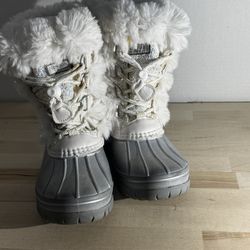 Children’s London Fog Boots For Girls Size 13 