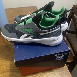 New Kids Reebok Shoes Size 3