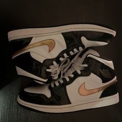 Jordan 1 Mid 