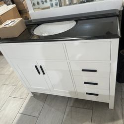 Bathroom vanity 42 inch white with mirror 