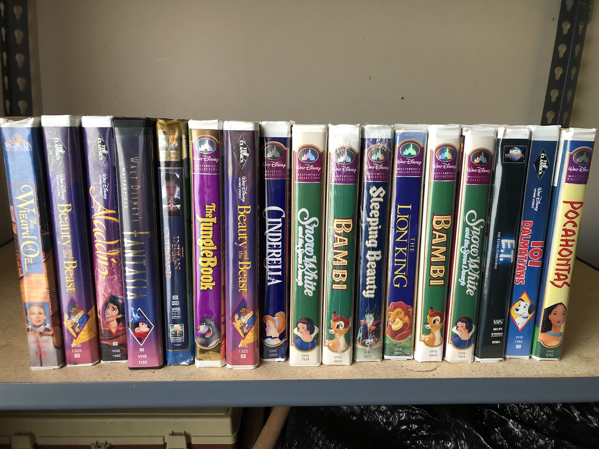 VCR & 17 Disney VHS Tapes