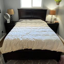 Dark Wood Modern Bedroom Set (Mattress Included)