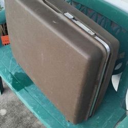Samsonite. Luggage. 19. X. 26. Size