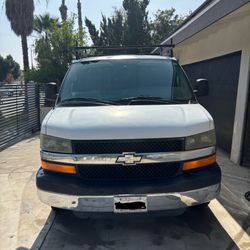 Chevy Express 2500
