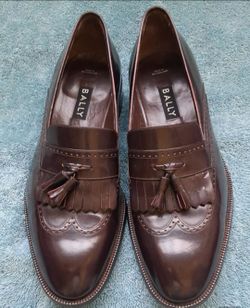 Mens $400 Bally wingtip loafers size 11.5