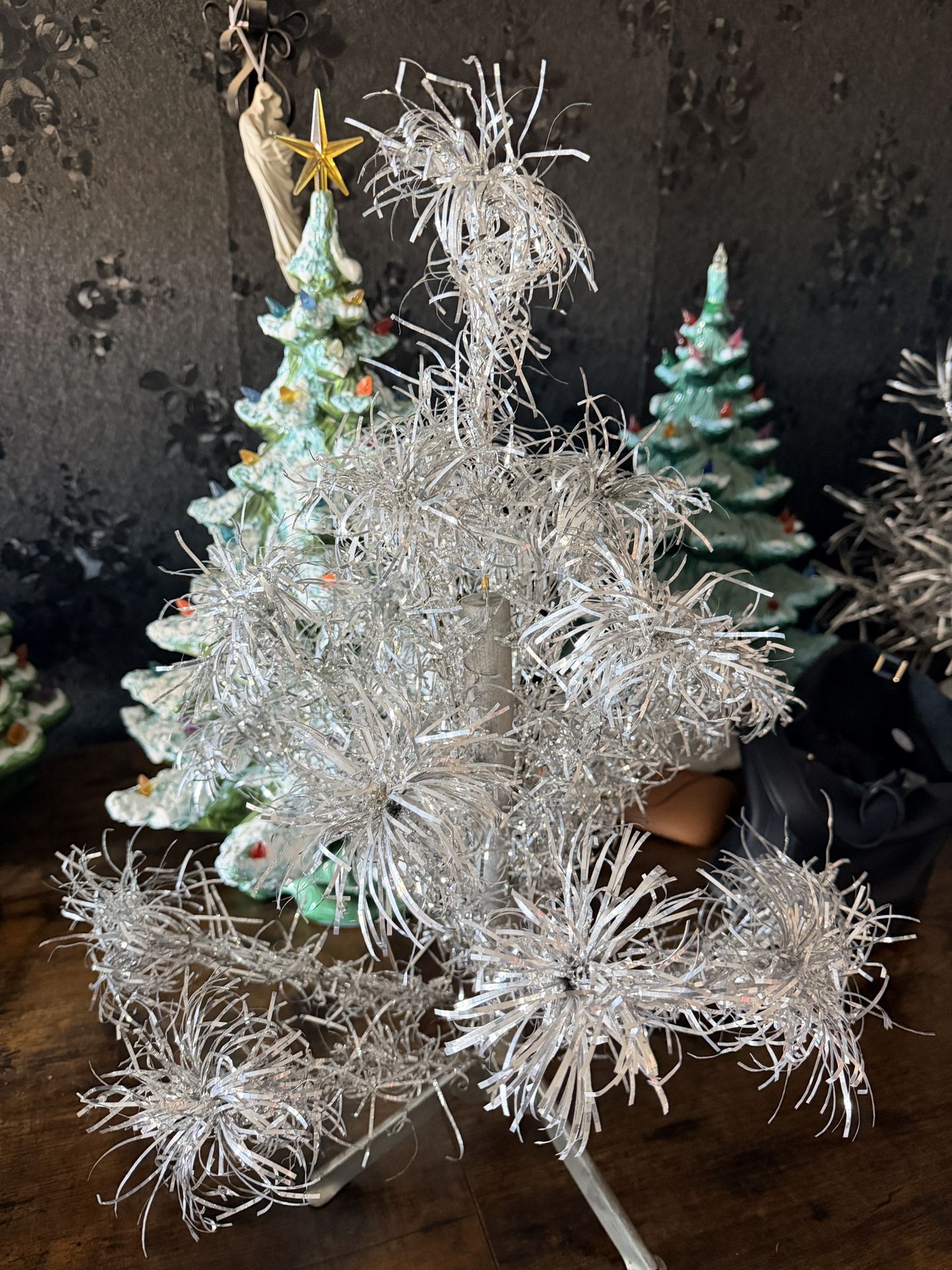 Aluminum Christmas Tree Pom-Pom Table Top
